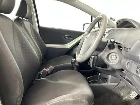 2007-Toyota-Yaris-T3-5-dr_9