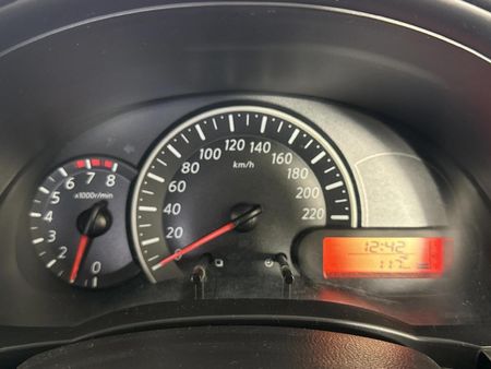 2017-Nissan-Micra-12-Active-Visia_2
