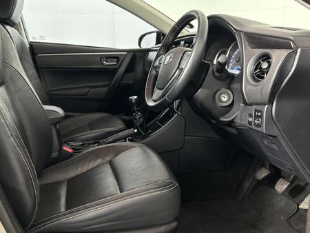 2019-Toyota-Corolla-13-Prestige_9
