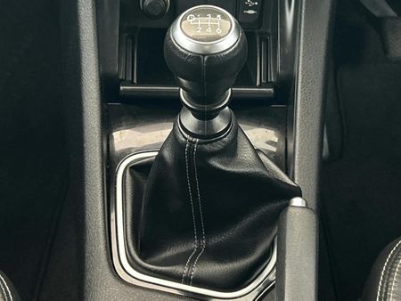 2019-Toyota-Corolla-13-Prestige_10