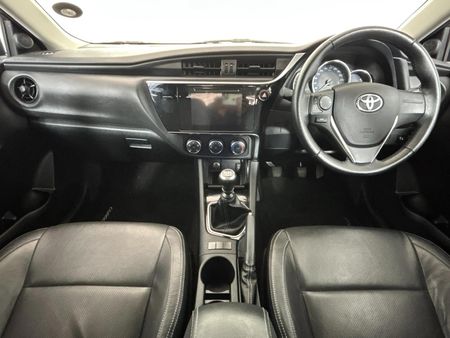2019-Toyota-Corolla-13-Prestige_1
