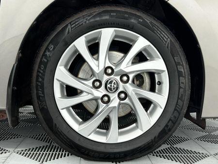 2019-Toyota-Corolla-13-Prestige_5