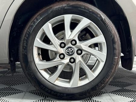 2019-Toyota-Corolla-13-Prestige_6