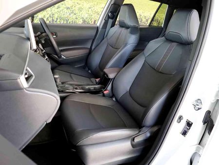 2025-Toyota-Corolla-Cross-18-XS_2