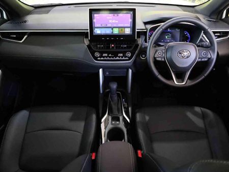 2025-Toyota-Corolla-Cross-18-XS_3