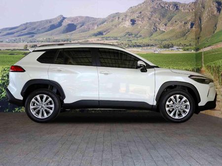 2025-Toyota-Corolla-Cross-18-XS_5