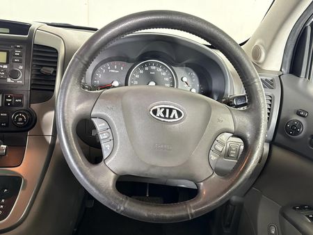 2009-Kia-Sedona-29-CRDi-Auto_9