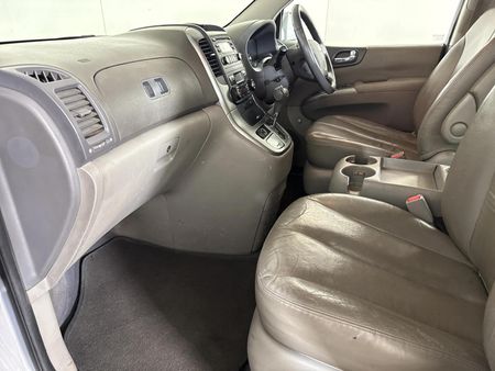 2009-Kia-Sedona-29-CRDi-Auto_7