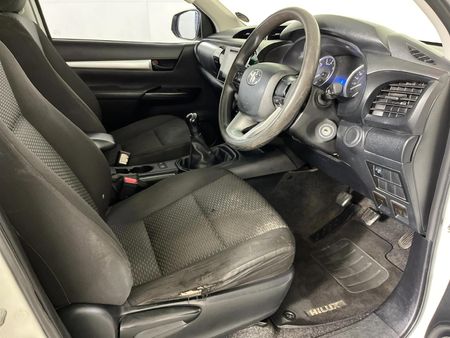 2019-Toyota-Hilux-24-GD-6-Raised-Body-SRX-Double-Cab_9