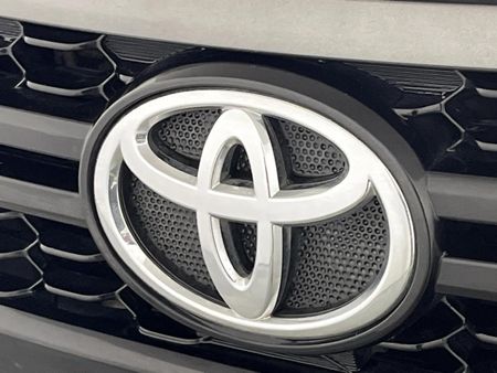 2019-Toyota-Hilux-24-GD-6-Raised-Body-SRX-Double-Cab_11