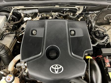 2019-Toyota-Hilux-24-GD-6-Raised-Body-SRX-Double-Cab_13