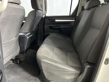 2019-Toyota-Hilux-24-GD-6-Raised-Body-SRX-Double-Cab_3