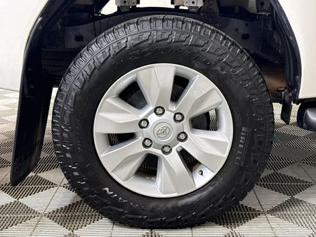 2019-Toyota-Hilux-24-GD-6-Raised-Body-SRX-Double-Cab_7