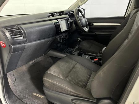 2019-Toyota-Hilux-24-GD-6-Raised-Body-SRX-Double-Cab_8
