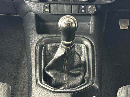 2022-Toyota-Hilux-24-GD-6-Raider-4x4-Double-Cab_9