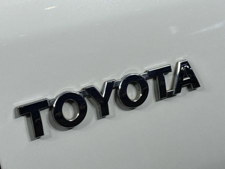 2022-Toyota-Hilux-24-GD-6-Raider-4x4-Double-Cab_10