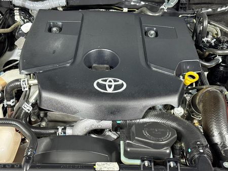 2022-Toyota-Hilux-24-GD-6-Raider-4x4-Double-Cab_13