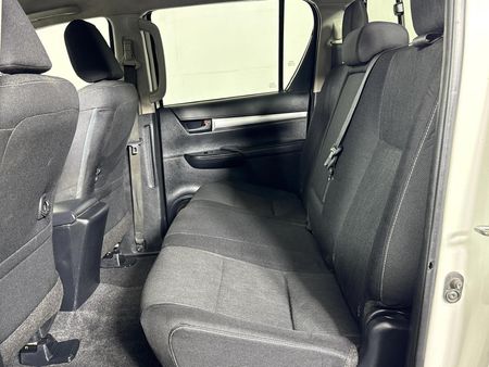 2022-Toyota-Hilux-24-GD-6-Raider-4x4-Double-Cab_2