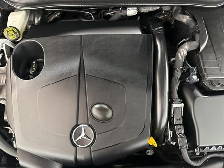 2014-Mercedes-Benz-GLA-220-CDI-Auto-4Matic_13
