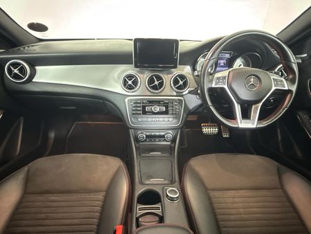 2014-Mercedes-Benz-GLA-220-CDI-Auto-4Matic_1