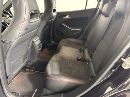 2014-Mercedes-Benz-GLA-220-CDI-Auto-4Matic_3