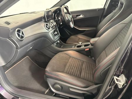 2014-Mercedes-Benz-GLA-220-CDI-Auto-4Matic_8