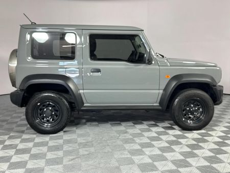 2022-Suzuki-Jimny-15-GA_13