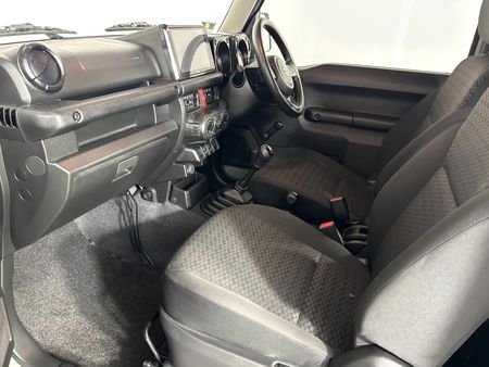2022-Suzuki-Jimny-15-GA_6