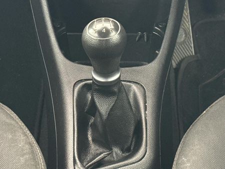 2013-Kia-Picanto-10-LX_10