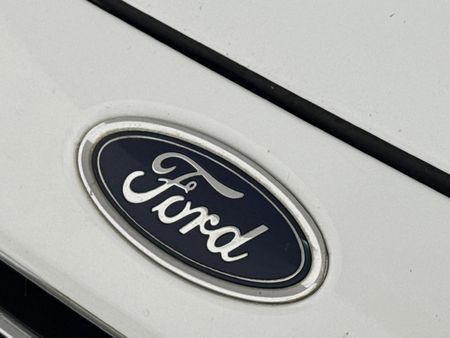 2015-Ford-Fiesta-14-Trend-5-dr_11