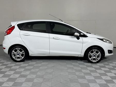 2015-Ford-Fiesta-14-Trend-5-dr_17