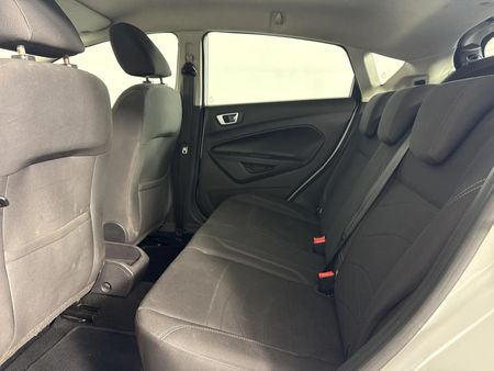 2015-Ford-Fiesta-14-Trend-5-dr_3