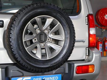 2016-Suzuki-Jimny-13-Auto_9