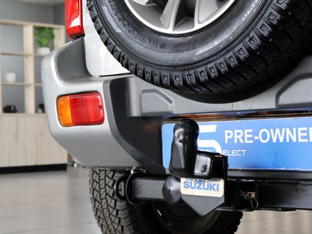 2016-Suzuki-Jimny-13-Auto_21
