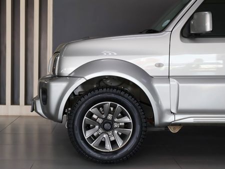 2016-Suzuki-Jimny-13-Auto_24