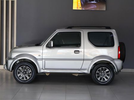 2016-Suzuki-Jimny-13-Auto_6