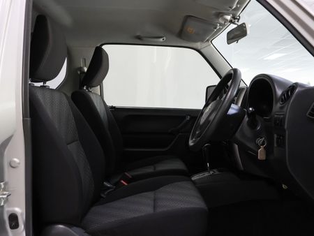 2016-Suzuki-Jimny-13-Auto_8