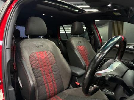 2020-Volkswagen-Golf-VII-GTI-20-TSI-Auto-TCR_10