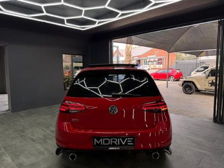 2020-Volkswagen-Golf-VII-GTI-20-TSI-Auto-TCR_3