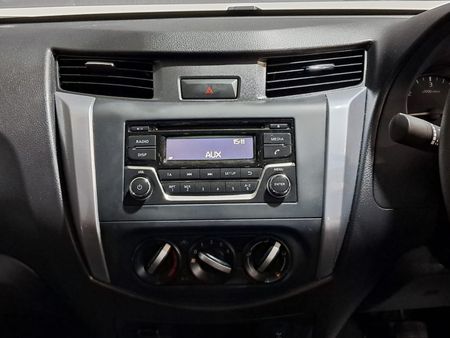 2025-Nissan-Navara-25D-XE-Double-Cab_12