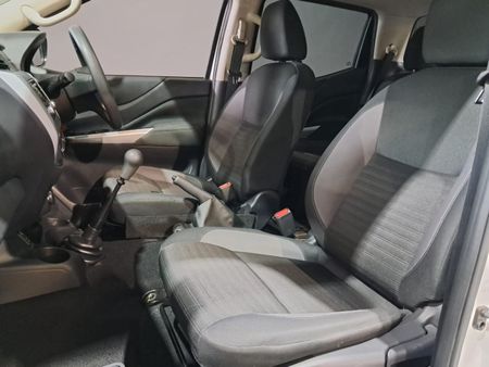 2025-Nissan-Navara-25D-XE-Double-Cab_16