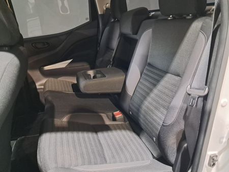 2025-Nissan-Navara-25D-XE-Double-Cab_17