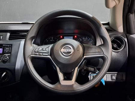 2025-Nissan-Navara-25D-XE-Double-Cab_8