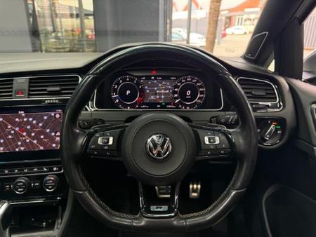 2018-Volkswagen-Golf-VII-20-TSI-R-Auto_6