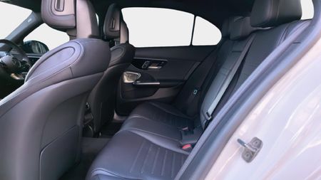 2026-Mercedes-Benz-C-Class-C-220d-Auto_14