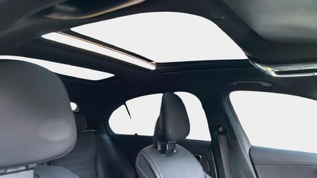 2026-Mercedes-Benz-C-Class-C-220d-Auto_19