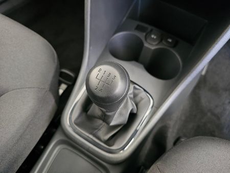 2026-Volkswagen-Polo-Vivo-14_5