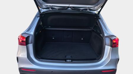 2025-Mercedes-Benz-GLA-200d-Progressive_15