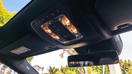 2025-Mercedes-Benz-GLA-200d-Progressive_22