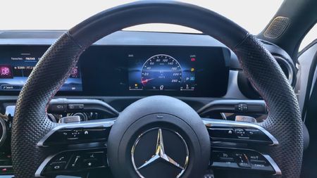 2025-Mercedes-Benz-A-Class-A-200-Auto_5
